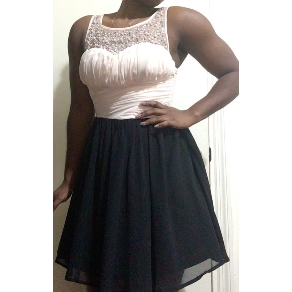 ❗️PRICE DROP ❗️Very Cute Short Dress Size: 3